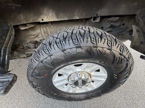 Used 2017 Ford F250 XLT w/ XLT Value Package image 41