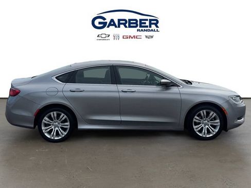 Used 2015 Chrysler 200 Limited w/ Convenience Group FWD image 6