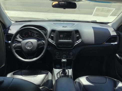 Used 2020 Jeep Cherokee Latitude Plus AWD/4WD image 6