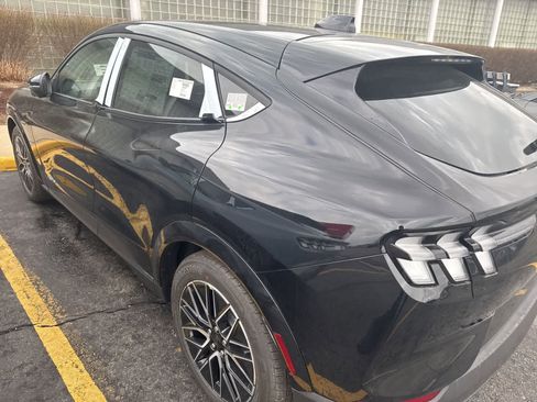 New 2026 Ford Mustang Mach-E Premium image 5