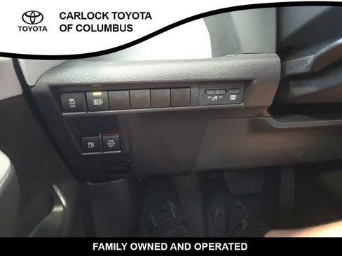 Used 2026 Toyota Sienna LE FWD image 25