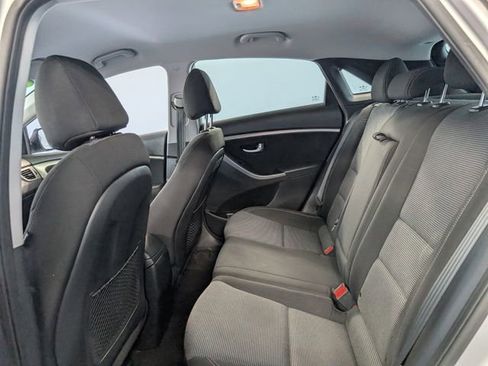 Used 2017 Hyundai Elantra GT image 7