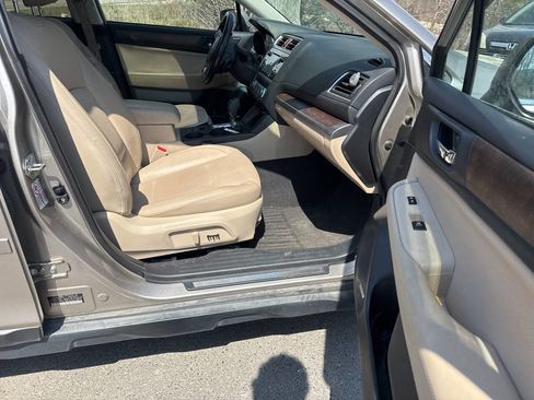 Used 2016 Subaru Outback 3.6R Limited image 17