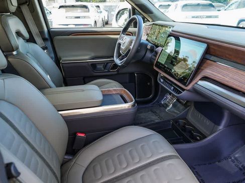 Used 2023 Rivian R1S Adventure AWD/4WD image 15