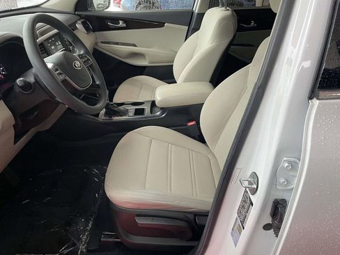 Used 2020 Kia Sorento LX image 28