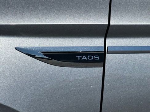 Used 2024 Volkswagen Taos SEL AWD/4WD image 10