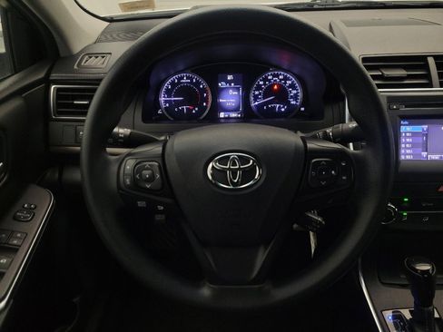 Used 2017 Toyota Camry LE image 22
