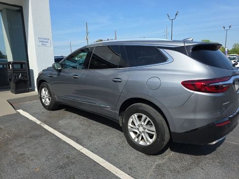 Used 2018 Buick Enclave Essence image 4
