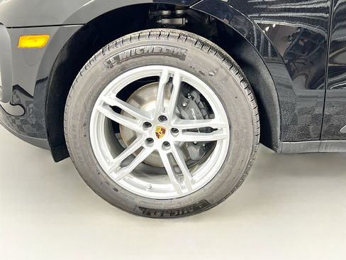 New 2026 Porsche Macan image 33