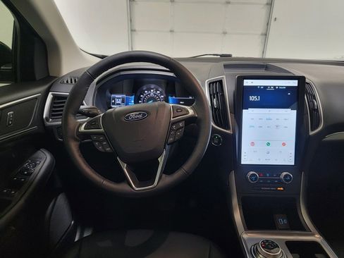 Used 2022 Ford Edge SEL w/ Sport Appearance Package image 12
