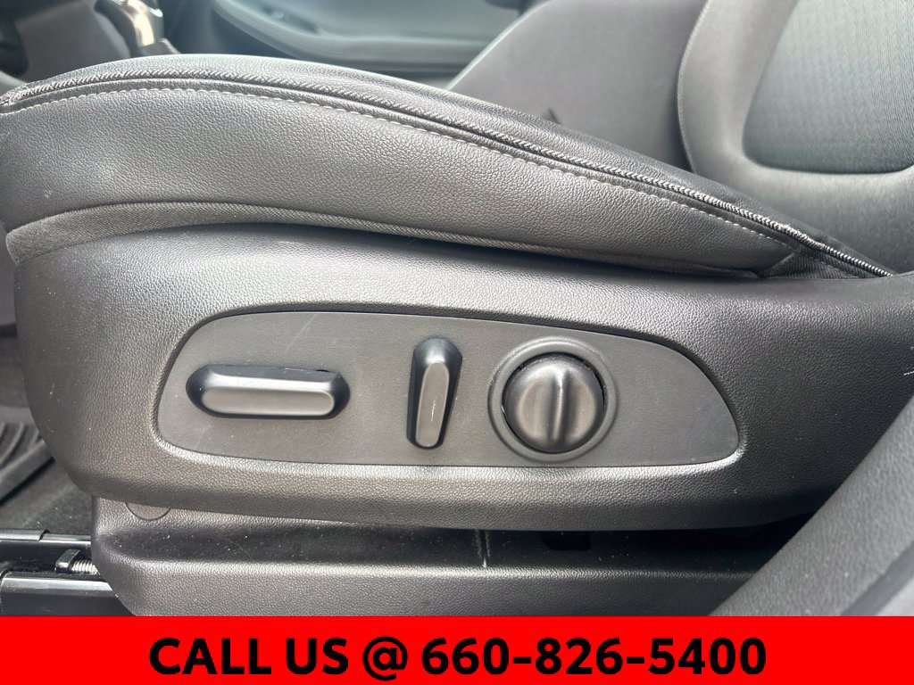 Used 2023 Buick Encore GX Select w/ Sport Touring Package FWD image 11