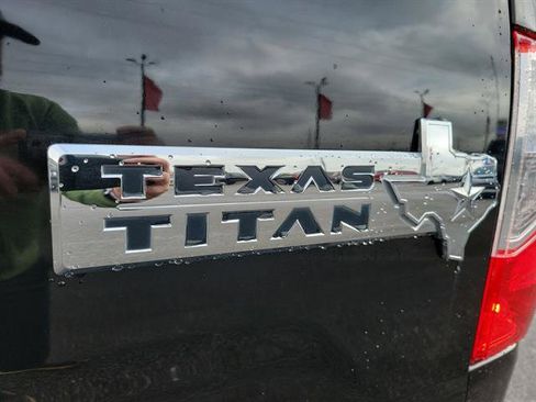 Used 2017 Nissan Titan SL w/ Texas Titan Edition image 31