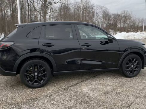 Used 2023 Honda HR-V Sport image 3