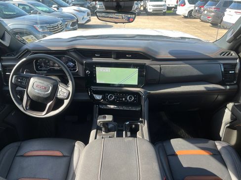 Used 2024 GMC Sierra 1500 AT4 w/ Technology Package AWD/4WD image 9