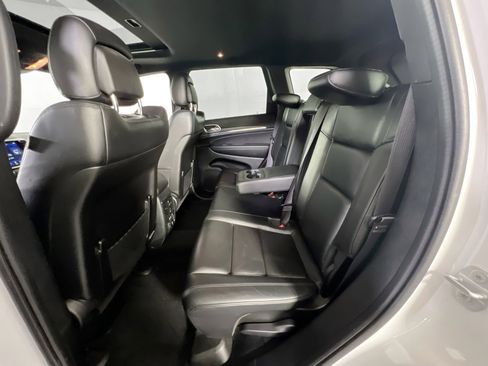 Used 2022 Jeep Grand Cherokee Limited image 25