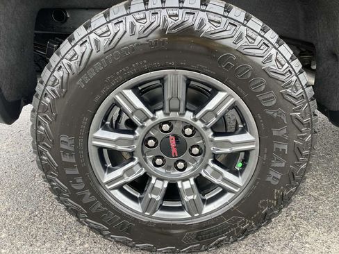 New 2025 GMC Sierra 1500 AT4X AWD/4WD image 10