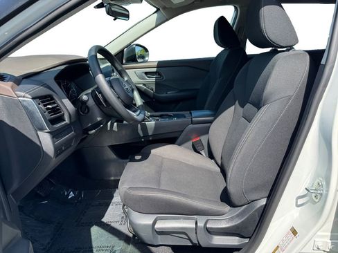 Used 2023 Nissan Rogue S FWD image 9