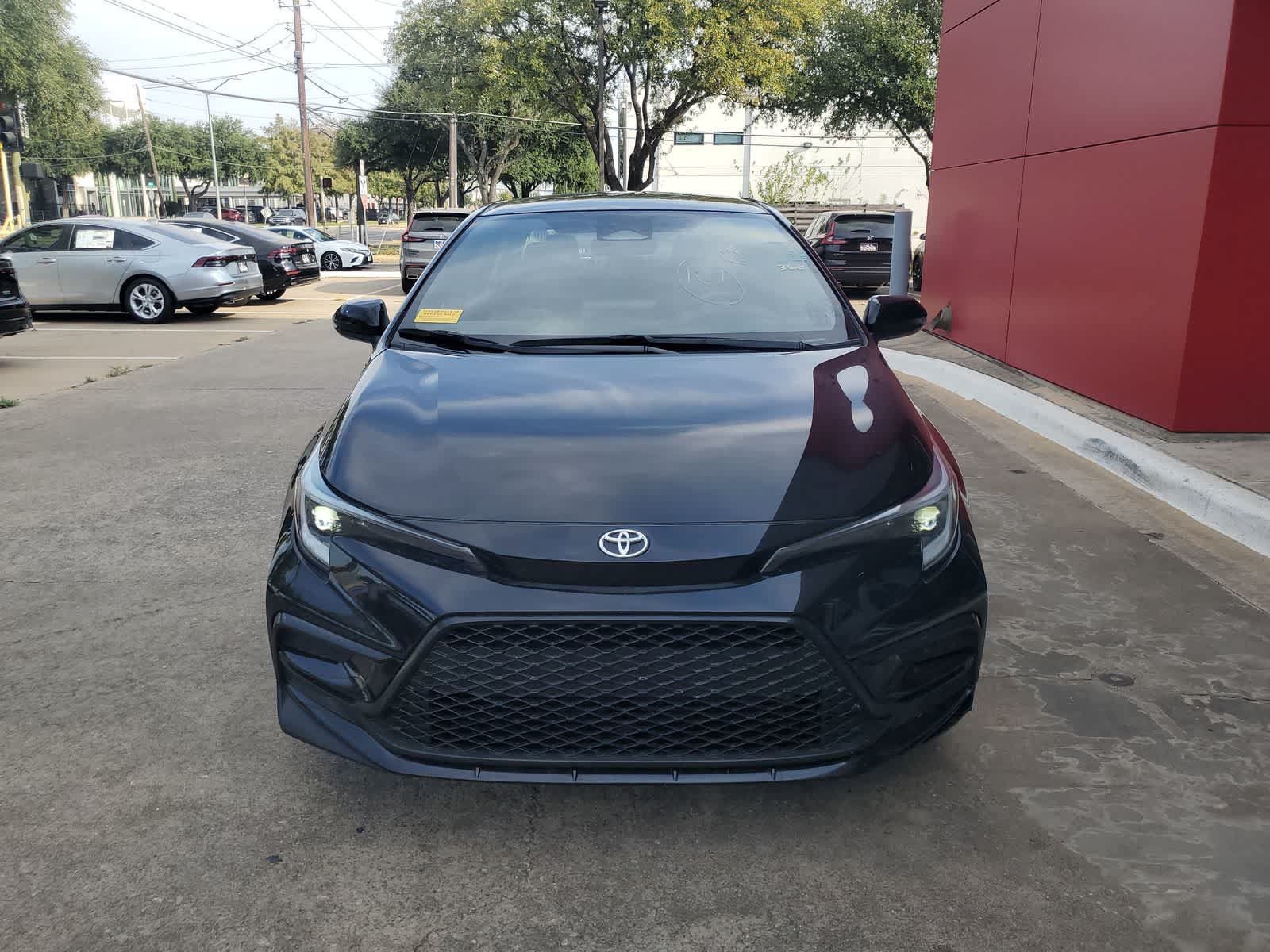Used 2025 Toyota Corolla SE FWD image 8