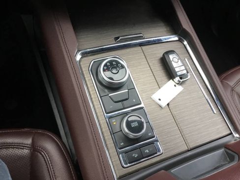 Used 2024 Ford Expedition Max Limited image 11