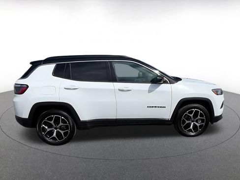 Used 2025 Jeep Compass Limited image 16
