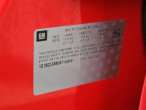 Used 2017 Chevrolet Cruze LS image 19