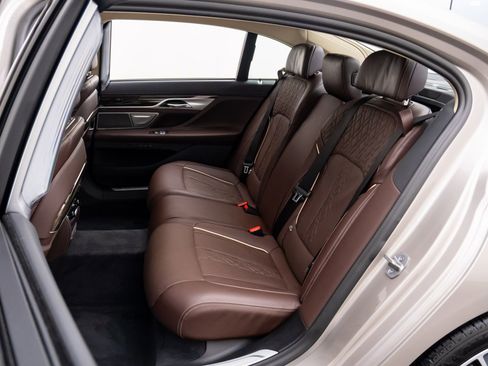 Certified 2022 BMW 750i xDrive 750i xDrive w/ Executive Package image 18