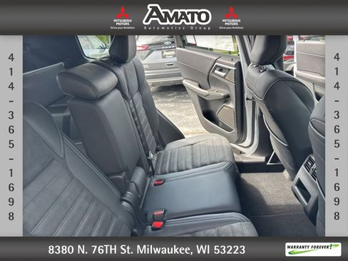 New 2025 Mitsubishi Outlander SE image 21