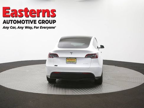 Used 2022 Tesla Model Y Long Range AWD/4WD image 31