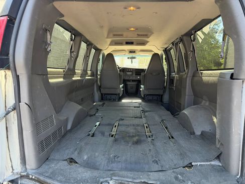 Used 2017 Chevrolet Express 2500 LS RWD image 29