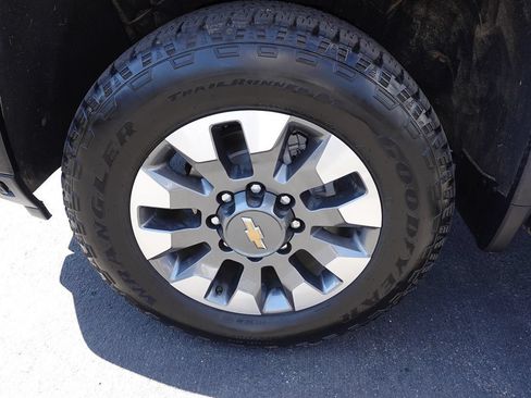Used 2025 Chevrolet Silverado 2500 Custom w/ Custom Value Package AWD/4WD image 57