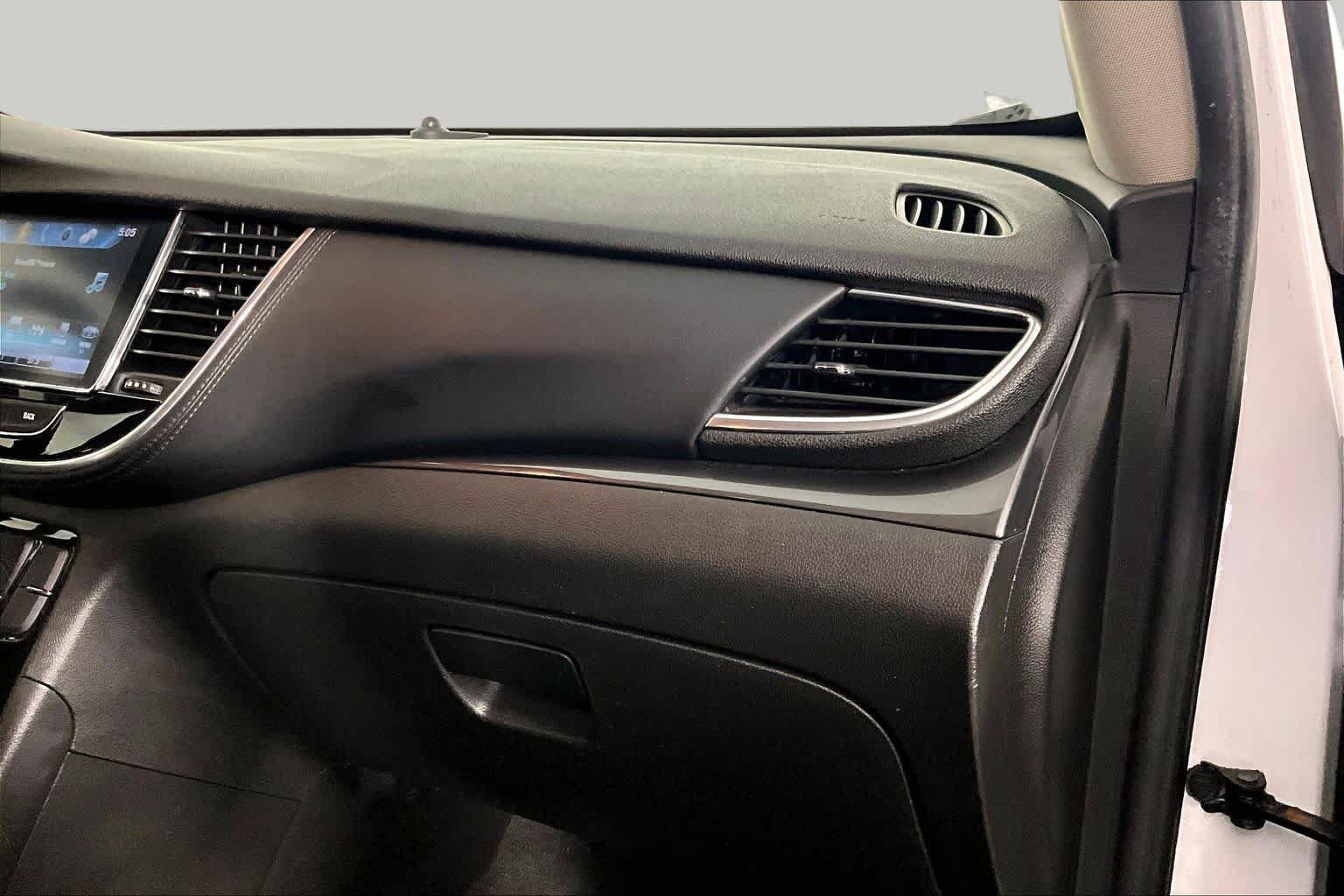 Used 2020 Buick Encore FWD image 17