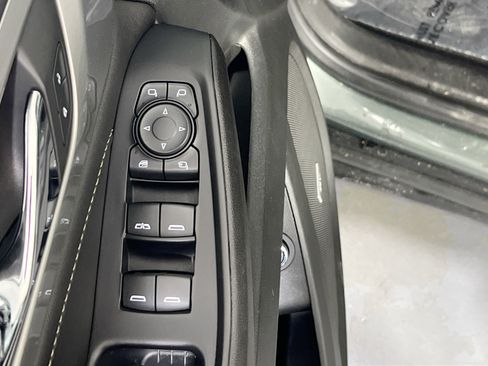 Used 2022 Chevrolet Traverse LT w/ LT Premium Package image 17