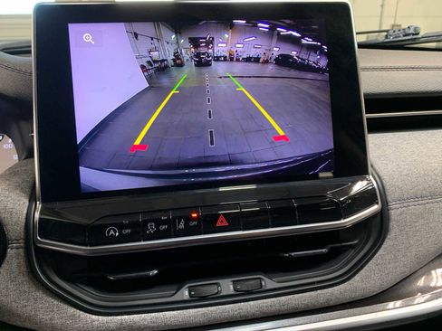 Used 2022 Jeep Compass Latitude image 5