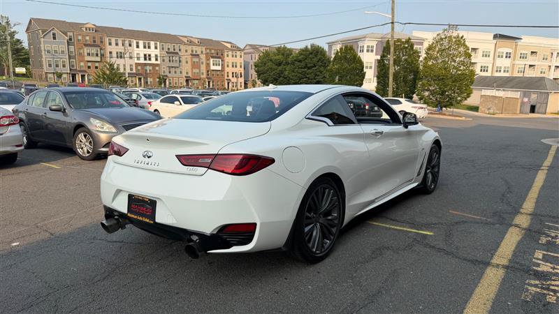Used 2018 INFINITI Q60 2.0t w/ Moonroof Package RWD image 4