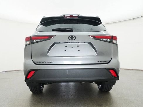 New 2026 Toyota Highlander XLE image 23