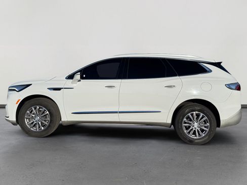 Used 2022 Buick Enclave Premium image 2