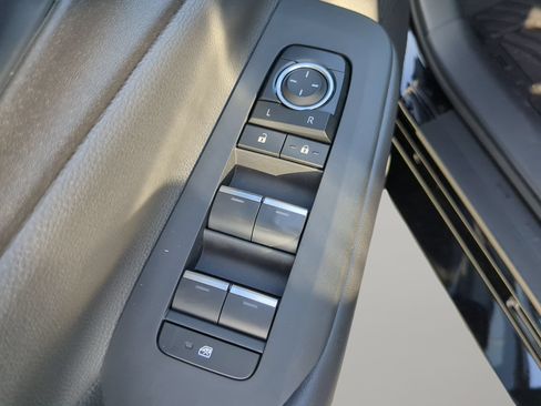 Used 2026 Toyota Prius FWD image 54