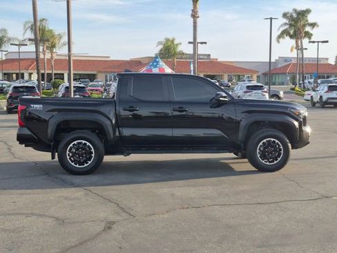 Used 2024 Toyota Tacoma TRD Off-Road AWD/4WD image 4