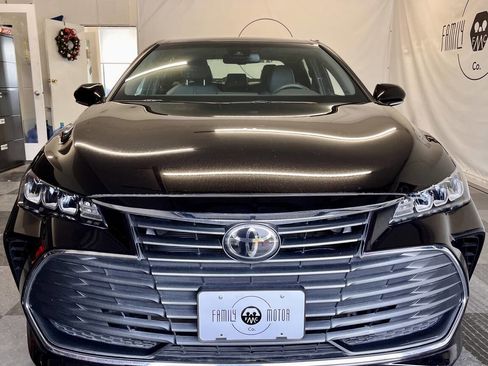 Used 2019 Toyota Avalon XLE image 9