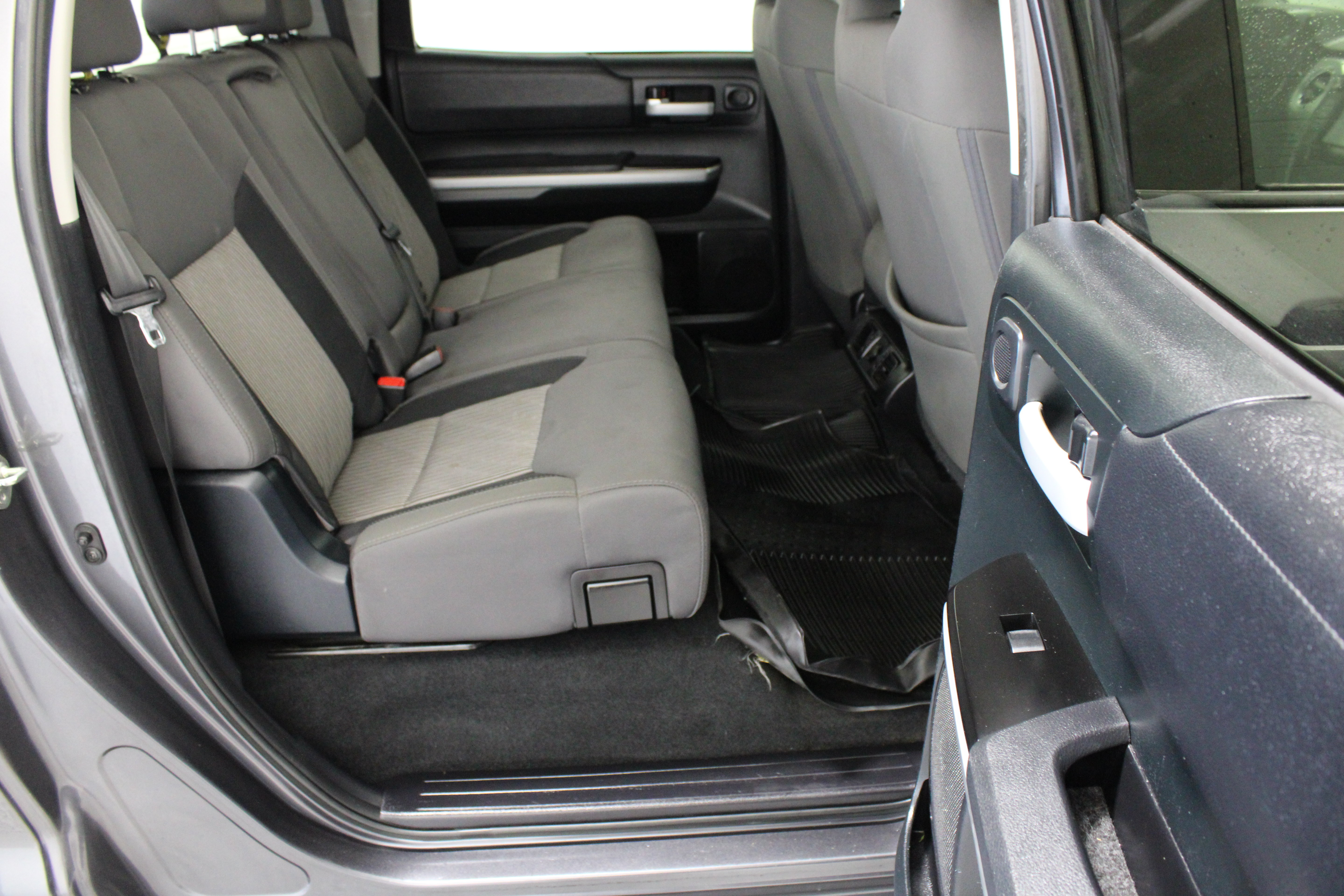 Used 2017 Toyota Tundra SR5 RWD image 30