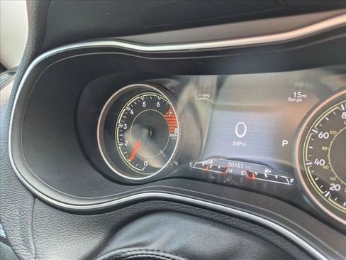 Used 2019 Jeep Cherokee Limited AWD/4WD image 11