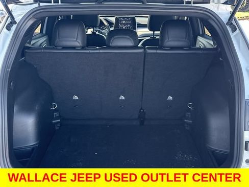Used 2025 Jeep Compass Latitude AWD/4WD image 11