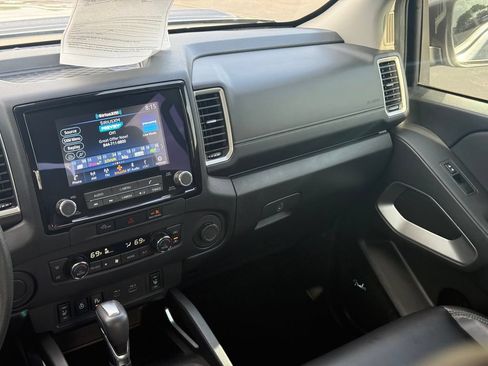 Used 2024 Nissan Frontier SL w/ Technology Package RWD image 23