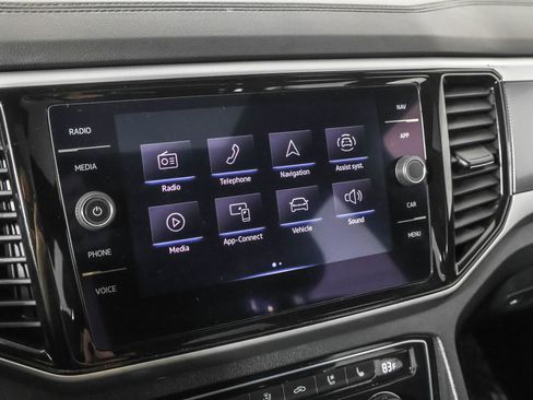 Used 2022 Volkswagen Atlas Cross Sport SEL Premium R-Line image 32