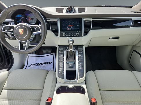 Used 2018 Porsche Macan S image 10