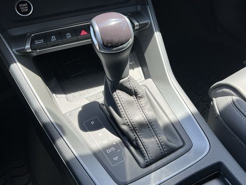 Certified 2025 Audi Q3 2.0T Premium w/ Convenience Package AWD/4WD image 26