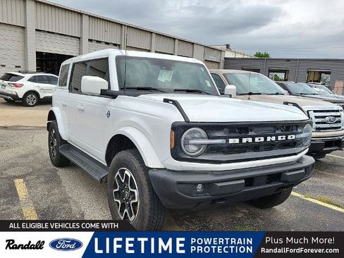 Certified 2025 Ford Bronco Outer Banks AWD/4WD image 1