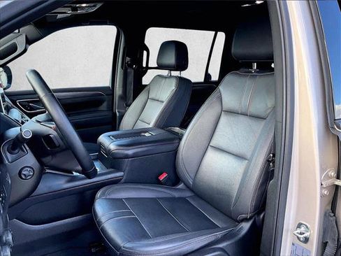 Used 2023 Chevrolet Suburban RST w/ Luxury Package RWD image 26