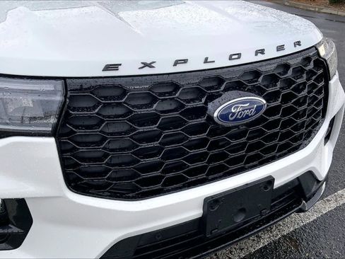 Used 2025 Ford Explorer ST-Line image 31