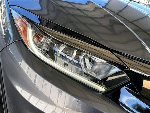 Used 2021 Honda HR-V Sport image 28